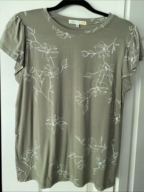 C&C California Floral Short Sleeve Tee with Flutter Sleeves